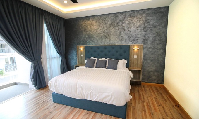 Tebrau House | Homestay in Luxury JB near Austin Tebrau