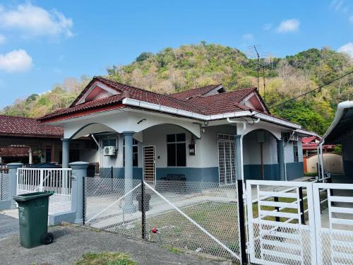 Kampung Pondok House | Homestay TBK