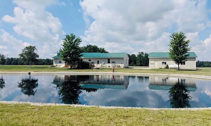 Oak Harbor House | Homestead Stays, Heart of the area's top attractions