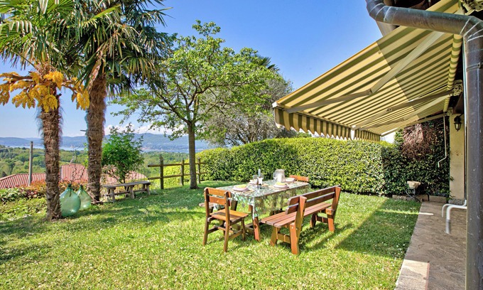 Besozzo House | HomeSweetHome Garden&LakeView, Besozzo, Italy