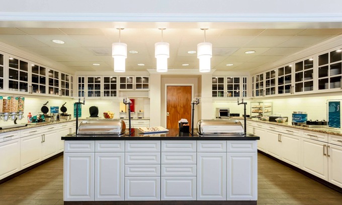 Feather Sound Hotel | Homewood Suites by Hilton St. Petersburg Clearwater