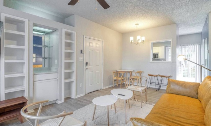 Milwood Apartment | Homey 2BD Apt | Austin Texas