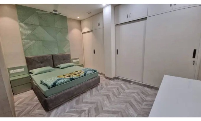 Sainik Farm Condo | Homlee Pentagon Basement Apartment in saket