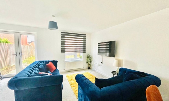Willesborough House | Honeybee Haven Retreat - 3 Bed House