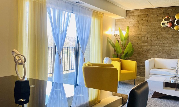 Monroeville Apartment | Honoray-Kes lovely two bed rooms apartment