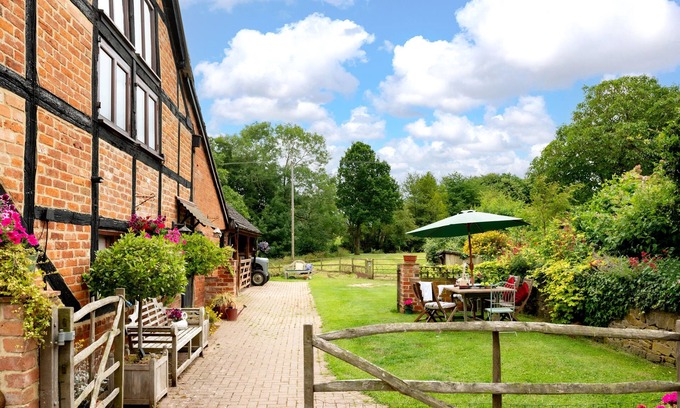 Broadwas House | Hop Pickers Rural Retreats