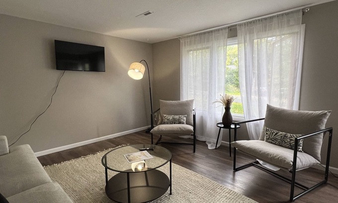 Maple Grove House | Horace House On The Hill
