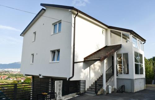 Sarajevo Villa | Horizon Hill Villa - Luxury Villa - Private Pool - 6 Bedrooms - 6 Bathrooms - 4 Garages