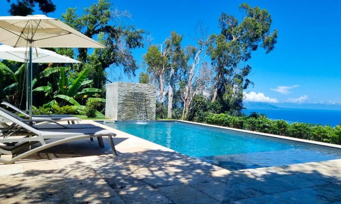 Pirae Villa | Horizon Hill Villa