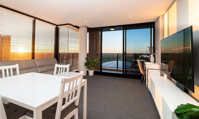 Adelaide Central Business District Apartment | Horizons 1402 · 2 bedroom Spa Apartment with Stunning Views