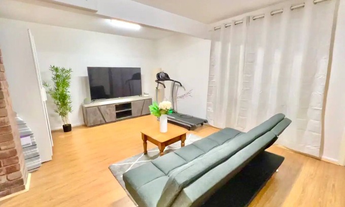 Hornsby House | Hornsby 5 Br Breath-taking Tranquil Oasis