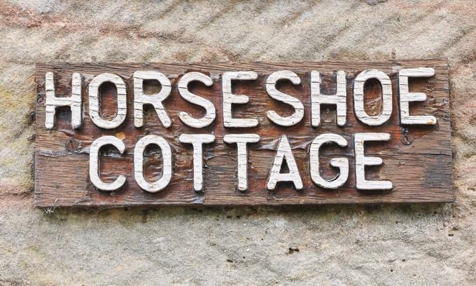 Checkley Cottage | HORSE SHOE COTTAGE, pet friendly, with a garden in Cheadle