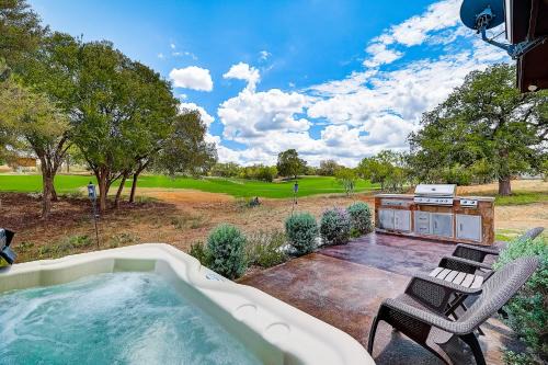 Horseshoe Bay West House | Horseshoe Bay Bungalow