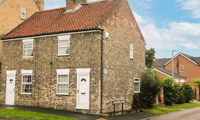 South Cave Cottage | HORSESHOE COTTAGE, romantic, character holiday cottage in South Cave