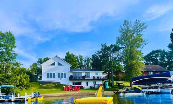 Turtle Lake Cabin | ★ Horseshoe Haven ★ Lake Home with Stunning Views★
