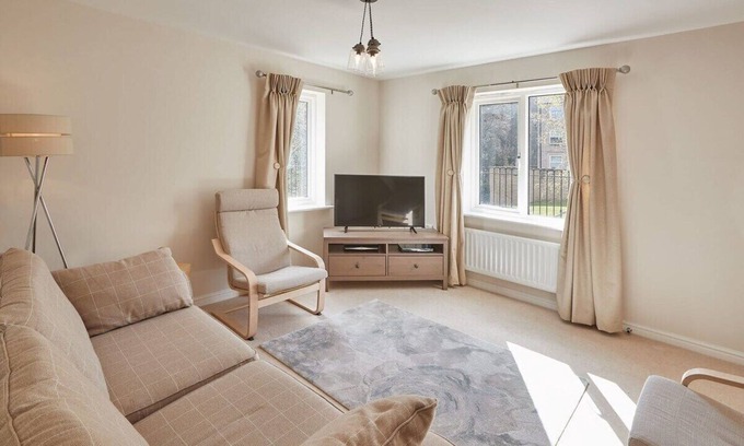 Honley House | Host & Stay | 57 Woodland View