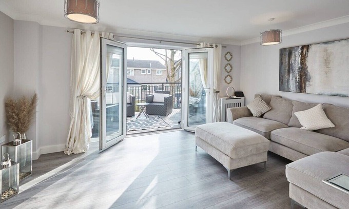 Carrville House | Host & Stay | Aidan Gardens