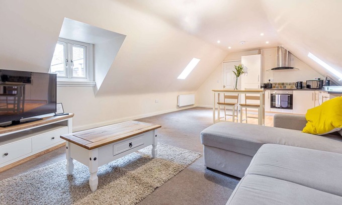 Malvern Apartment | Host & Stay | Hillbrook House Dwelling