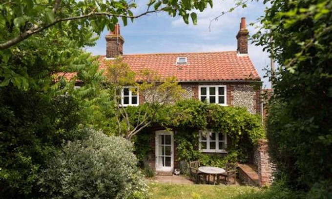 Salthouse Cottage | Host & Stay | Marlpit Cottage