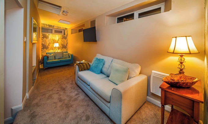 Bury Apartment | Host & Stay | Pied-a-Terre at Manor View