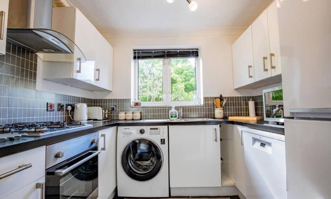 Worcester House | Host & Stay | Pirie Avenue