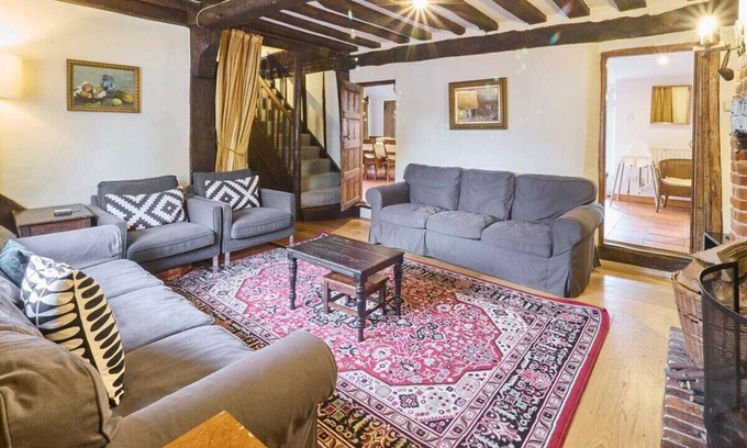 Wickhambreaux Cottage | Host & Stay | The Bell House