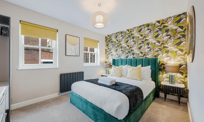 Hope Street House | Host & Stay - The Pilgrim Coach Houses