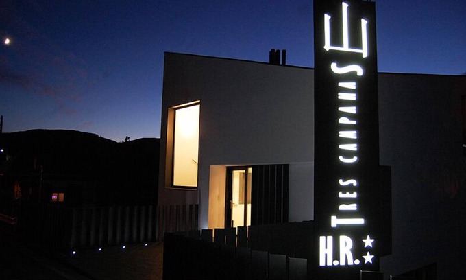 Villafranca del Bierzo Hostel | Hostal Tres Campanas