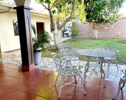 San Jorge House | Hostal Victor