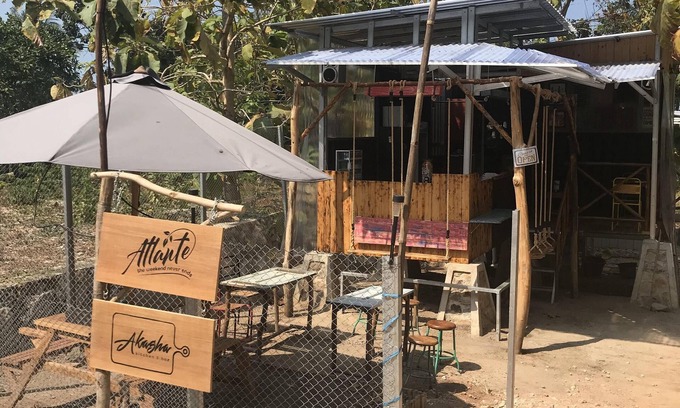 Karimunjava Hostel | Hostel and Kitchen Bar.