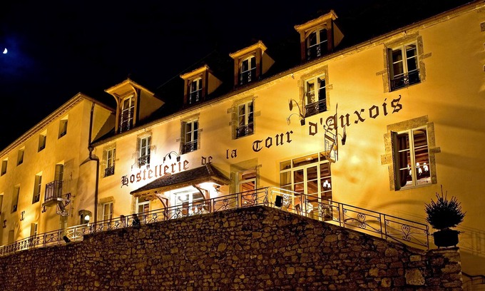 Saulieu Hotel | Hostellerie de la Tour d'Auxois