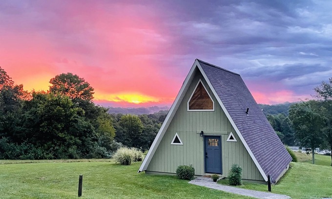 Makanda Cabin | Hot Tub A-Frame near hiking and Blue Sky Winery