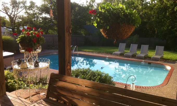 Warrenton House | Hot Tub and Private Pool, 7 Bedroom, 4 Bathroom Home. Sleeps 16 comfortably.