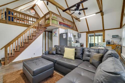 Thornhurst House | Hot Tub and Resort Amenities Pocono Lake Retreat!