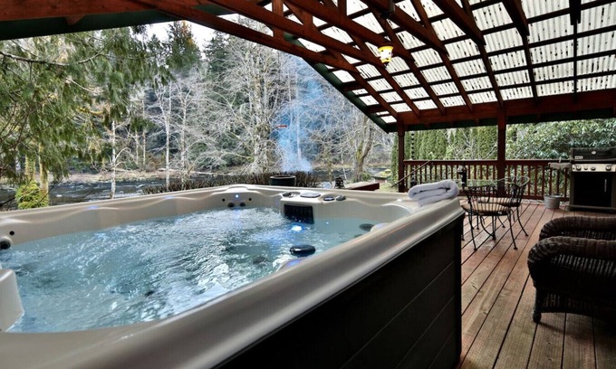 Beaver Cabin | Hot Tub, BBQ, Sol Duc River Views & Pet Friendly