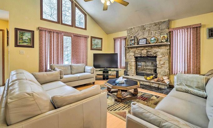 Pocono Mountain Lake House | Hot Tub + Deck: Pet-Friendly Poconos Getaway!