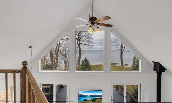Olcott Ski Chalet | HOT TUB | Lake Front | Lavender Home