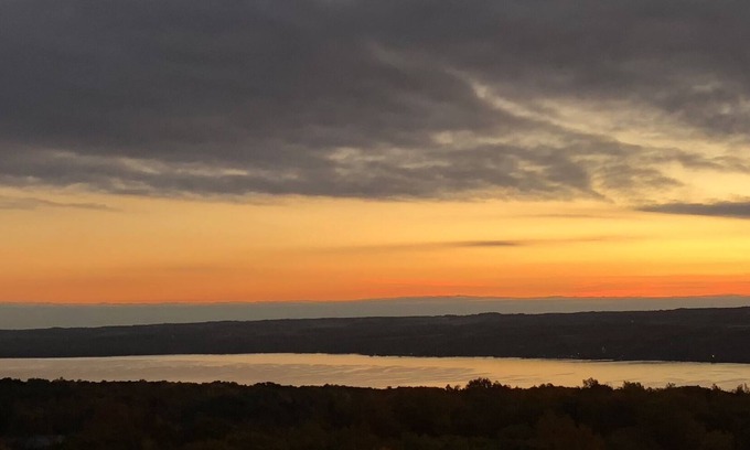 Bristol Hills House | Hot Tub. Lake Views. Wine Country & Golf. Your Canandaigua Escape Awaits!