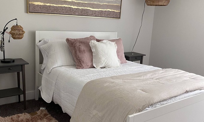 Lyman House | ⭐️Hot Tub⭐️ Luxury Getaway Near GSP Airport Downtown Greer Greenville Spartanburg