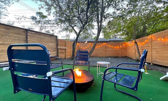 MLK House | Hot Tub Royale Rainey Street — 6 minute drive