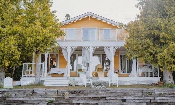 South Bruce Peninsula House | Hot Tub Waterfront Cottage - Near Sauble beach