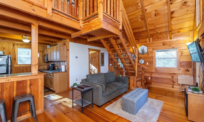 Campton Cabin | Hot Tub & WiFi - Small Family Cabin - Sunrise - Retreat in Red River Gorge, Kentucky!