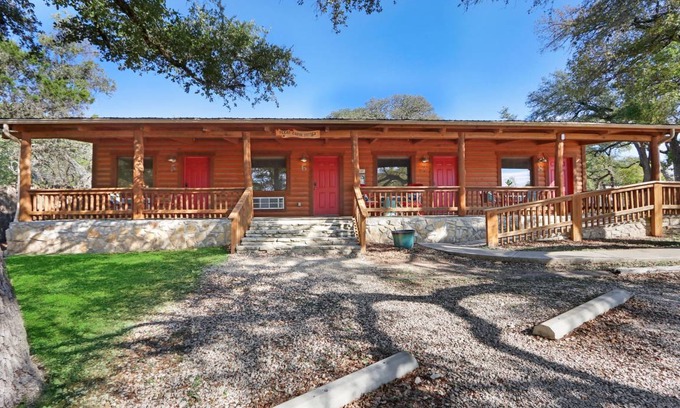 Wimberley Hotel | Hotel ∙ 1 bedroom ∙ 4 guests