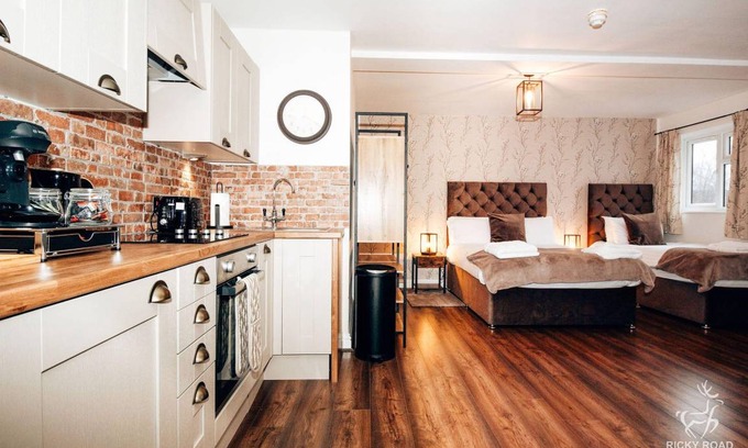 Watford Hotel | Hotel ∙ 3 guests