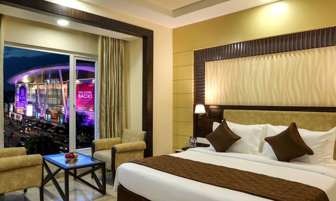 Vadapalani Hotel | Hotel Aadithya