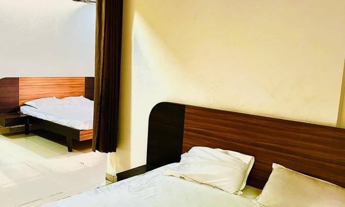 Surat House | hotel aavkar