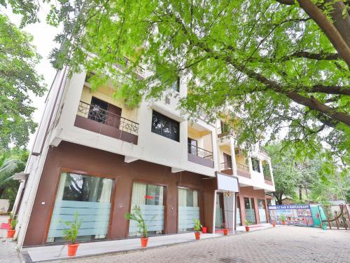 Pardi Hotel | Hotel Ambica