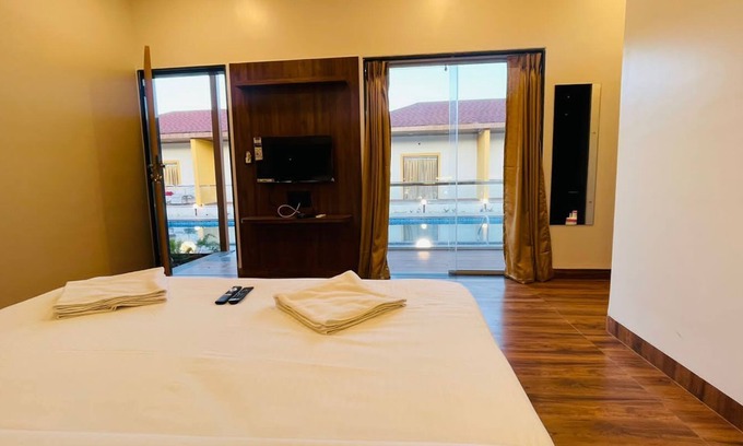 Jadhavwadi Hotel | Hotel Amrai 69