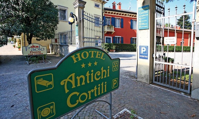 Dossobuono Hotel | Hotel Antichi Cortili