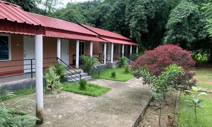 Sauraha Hotel | Hotel bamboo land